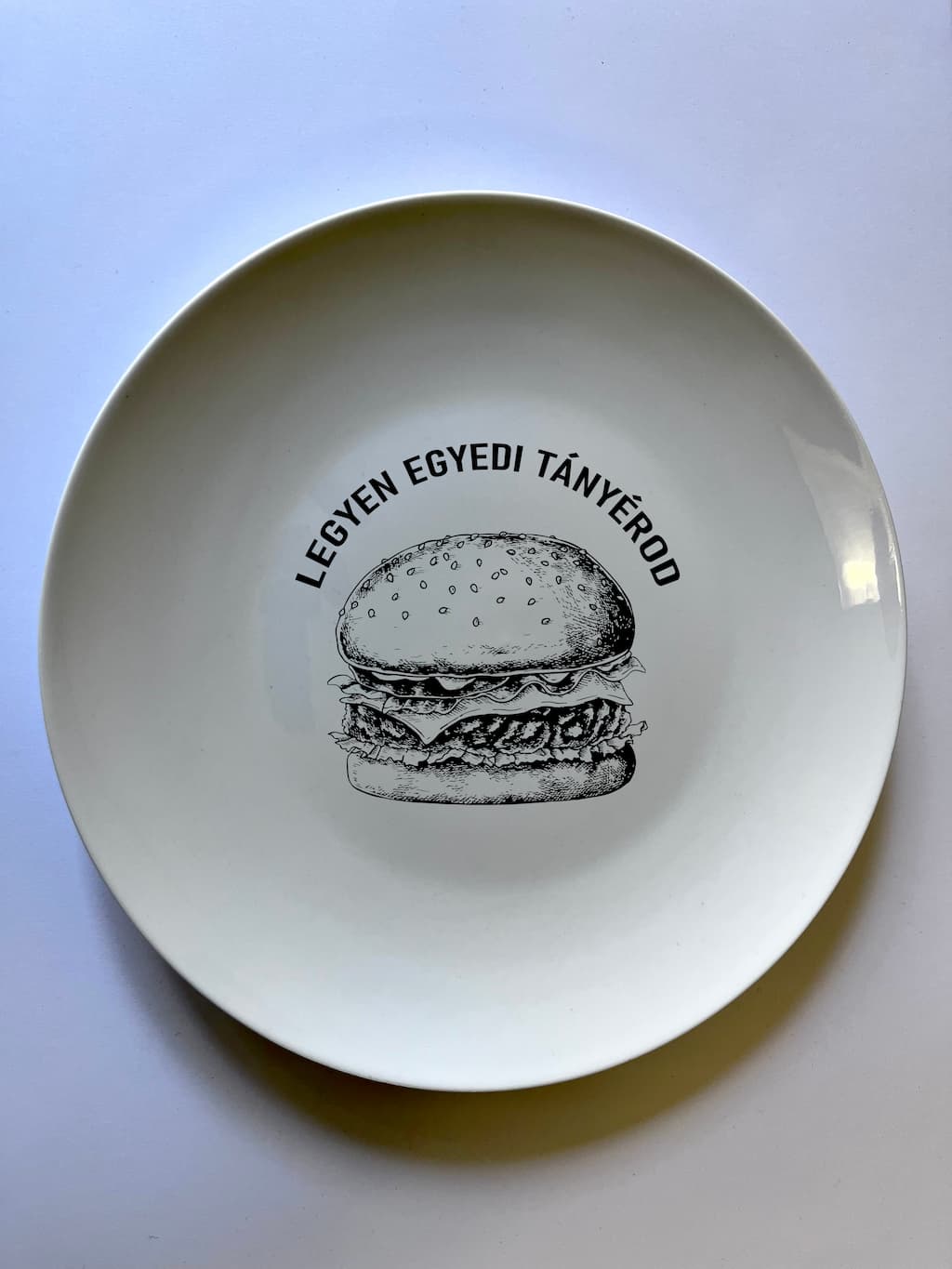 Egyedi Tányér
